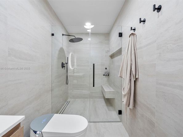 417 N Highland Dr, Hollywood FL 33021
