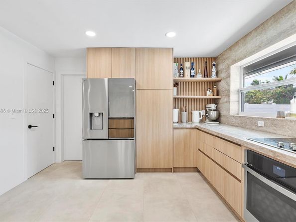 417 N Highland Dr, Hollywood FL 33021