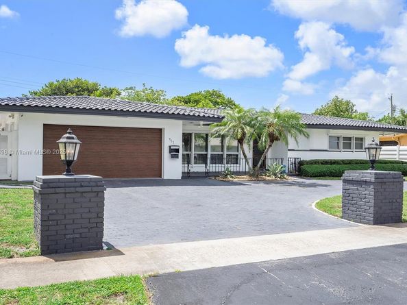 417 N Highland Dr, Hollywood FL 33021