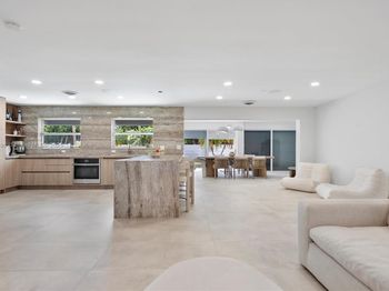 417 N Highland Dr