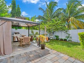 856 SE 16th Ct, Homestead FL 33034