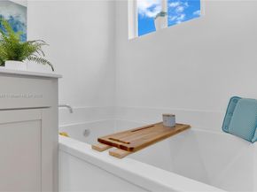 856 SE 16th Ct, Homestead FL 33034