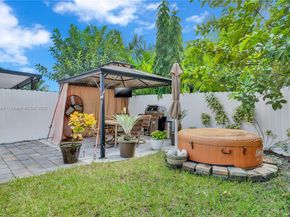 856 SE 16th Ct, Homestead FL 33034