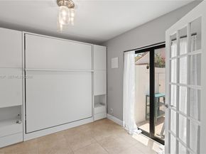 21200 Harbor Way 11811, Aventura FL 33180