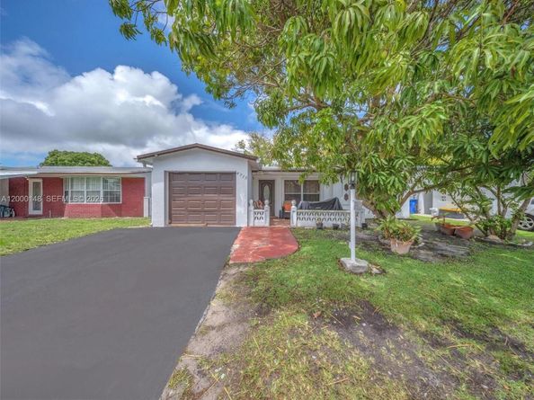 4715 NW 43rd St, Lauderdale Lakes FL 33319