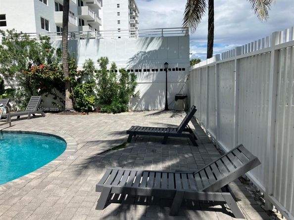 335 Ocean Dr 306, Miami Beach FL 33139
