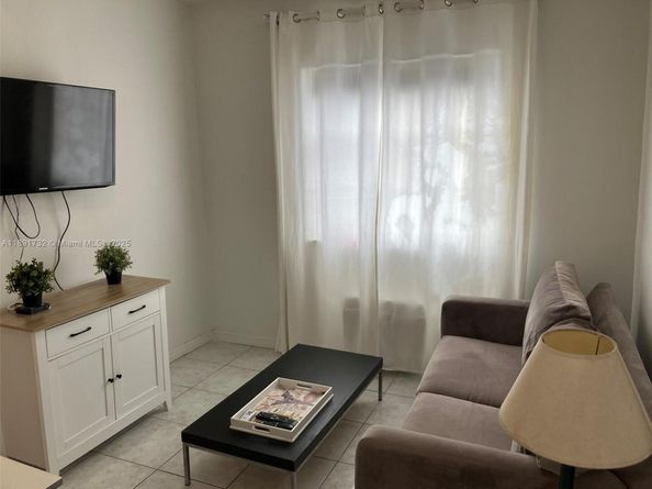 335 Ocean Dr 306, Miami Beach FL 33139