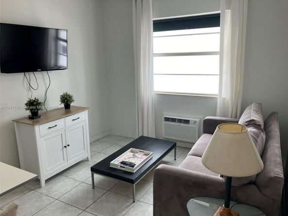 335 Ocean Dr 306, Miami Beach FL 33139