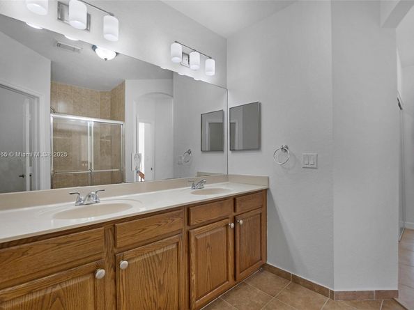 11470 NW 79th Ln, Doral FL 33178