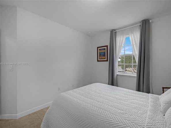 11470 NW 79th Ln, Doral FL 33178