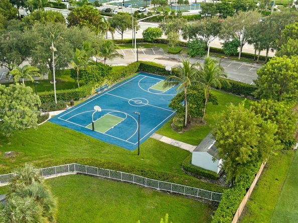 11470 NW 79th Ln, Doral FL 33178