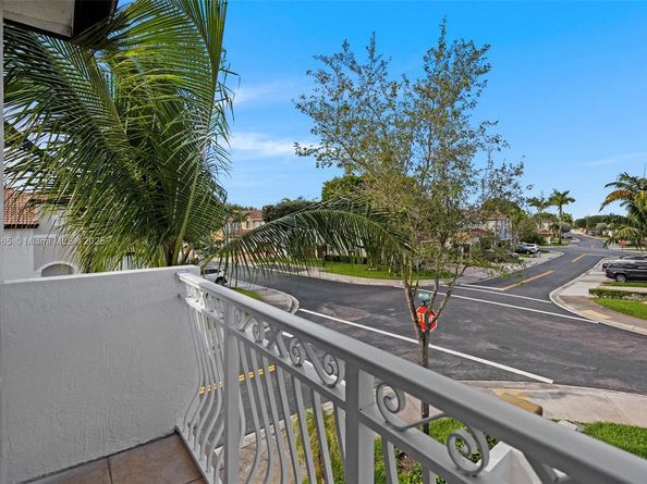 11470 NW 79th Ln, Doral FL 33178