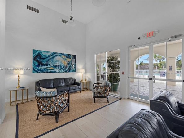 11470 NW 79th Ln, Doral FL 33178