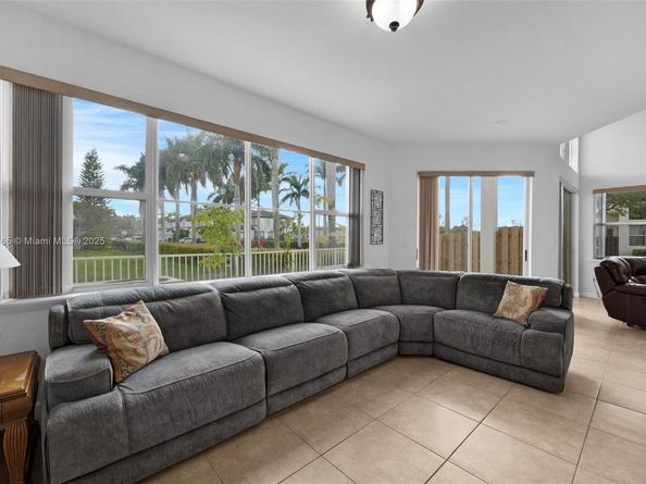 11470 NW 79th Ln, Doral FL 33178