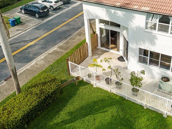 11470 NW 79th Ln, Doral FL 33178