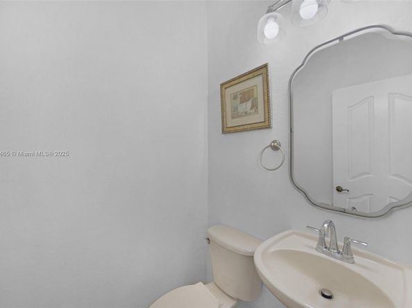 11470 NW 79th Ln, Doral FL 33178