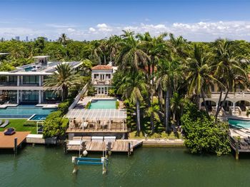 5215 Pine Tree Dr