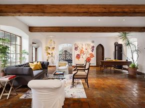 5215 Pine Tree Dr, Miami Beach FL 33140