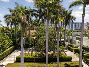 5215 Pine Tree Dr, Miami Beach FL 33140