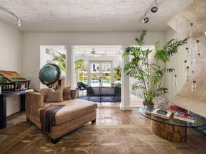 5215 Pine Tree Dr, Miami Beach FL 33140