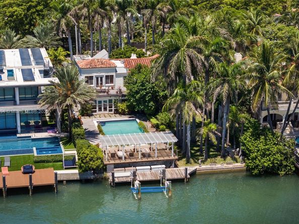 5215 Pine Tree Dr, Miami Beach FL 33140