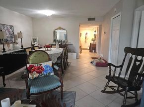436 Lakeview Dr 104, Weston FL 33326