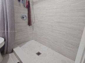 436 Lakeview Dr 104, Weston FL 33326