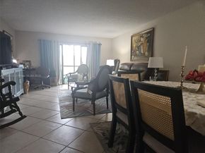 436 Lakeview Dr 104, Weston FL 33326