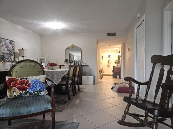 436 Lakeview Dr 104, Weston FL 33326