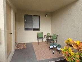436 Lakeview Dr 104, Weston FL 33326