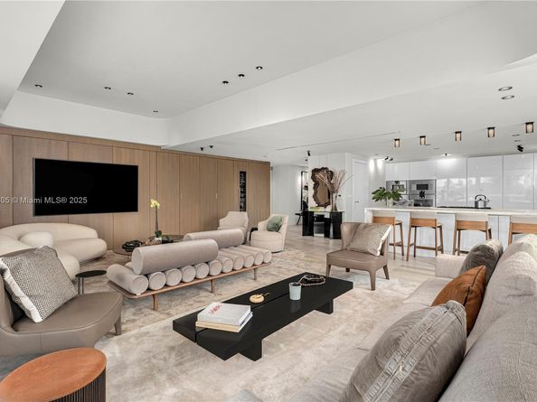 4701 N Meridian Ave 421, Miami Beach FL 33140
