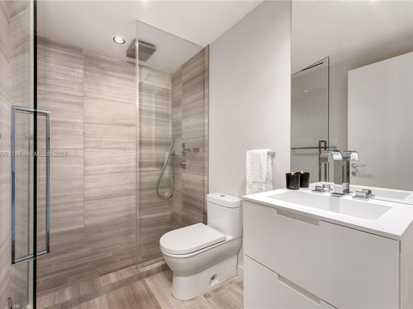 4701 N Meridian Ave 421, Miami Beach FL 33140