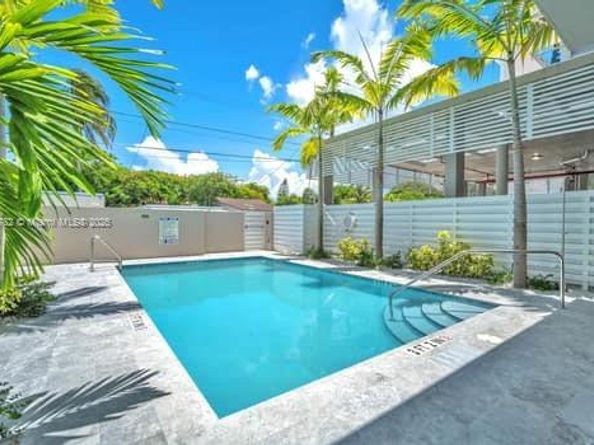 1850 monroe 406, Hollywood FL 33020