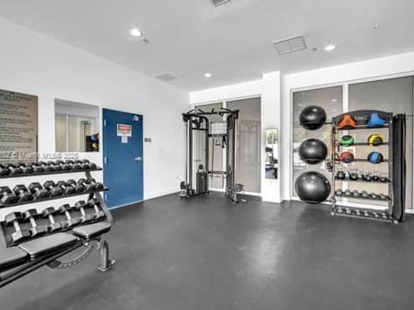 1850 monroe 406, Hollywood FL 33020