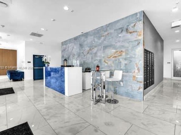 1850 monroe 406, Hollywood FL 33020