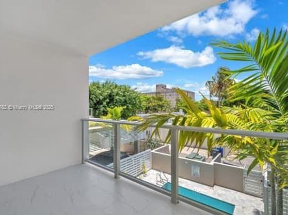 1850 monroe 406, Hollywood FL 33020