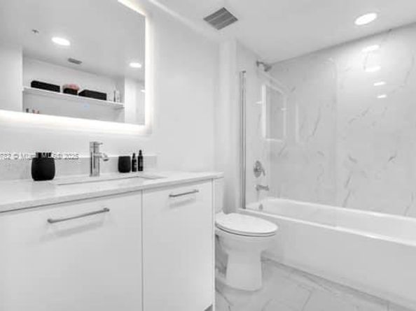 1850 monroe 406, Hollywood FL 33020
