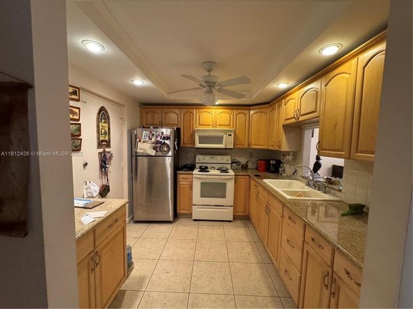 3750 NE 169th St 106, North Miami Beach FL 33160