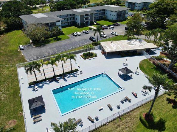 1001 Hillcrest Ct 306, Hollywood FL 33021
