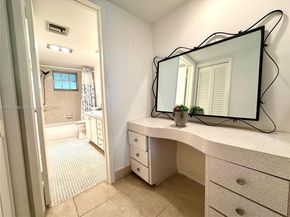 1001 Hillcrest Ct 306, Hollywood FL 33021
