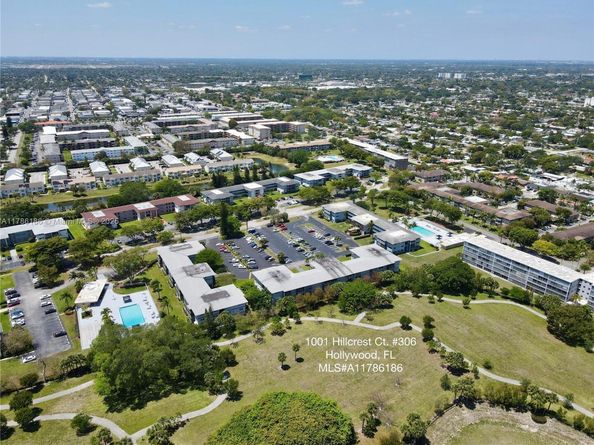 1001 Hillcrest Ct 306, Hollywood FL 33021