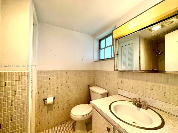 1001 Hillcrest Ct 306, Hollywood FL 33021