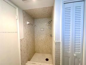 1001 Hillcrest Ct 306, Hollywood FL 33021