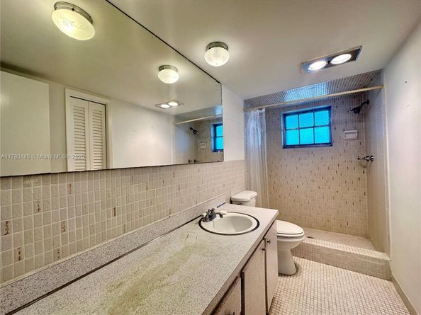 1001 Hillcrest Ct 306, Hollywood FL 33021