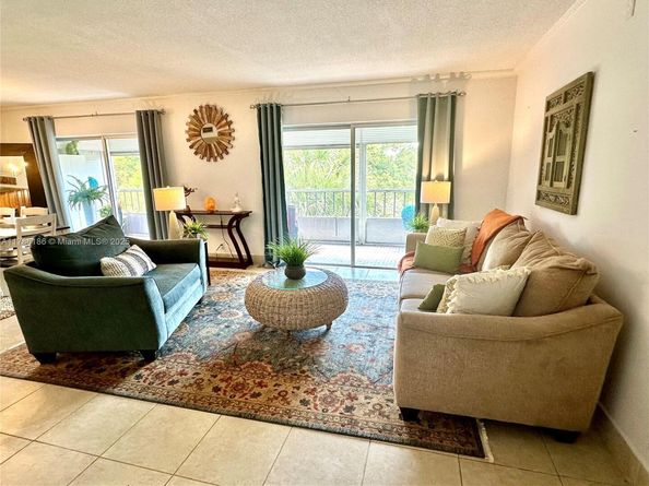 1001 Hillcrest Ct 306, Hollywood FL 33021