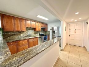 1001 Hillcrest Ct 306, Hollywood FL 33021
