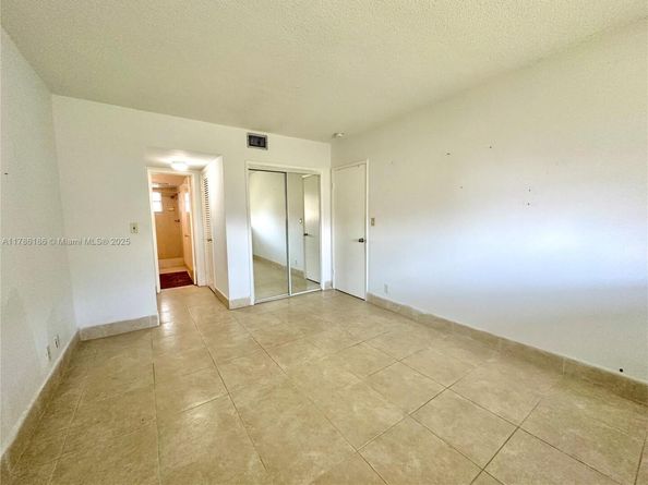1001 Hillcrest Ct 306, Hollywood FL 33021