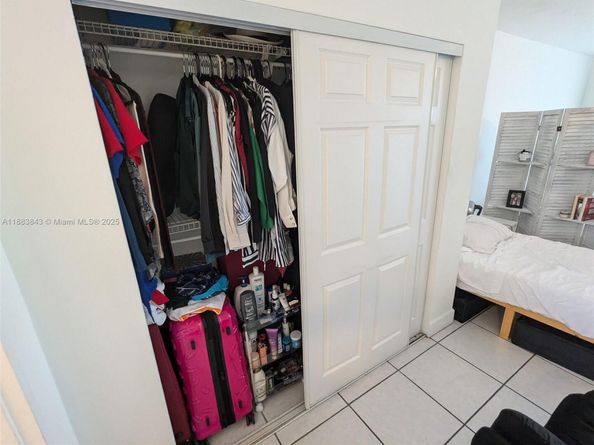 158 Ocean Dr 406, Miami Beach FL 33139