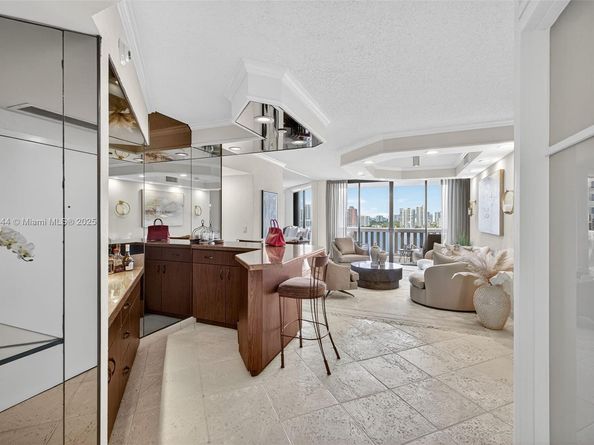 3000 Island Blvd 1904, Aventura FL 33160