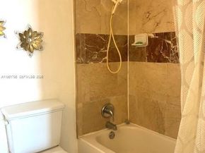 2500 NE 135th St B805, North Miami FL 33181